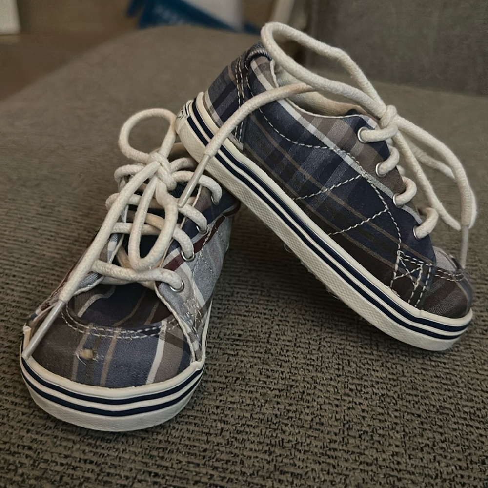 Speedy Toddler Plaid Shoes Size 4